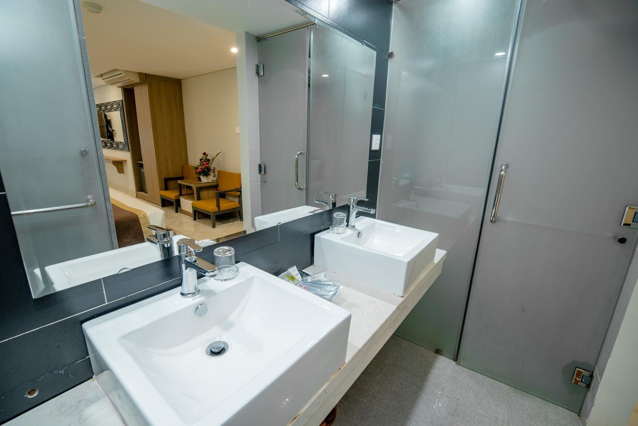 Hong Phuc Hotel 4 Дананг Экстерьер фото